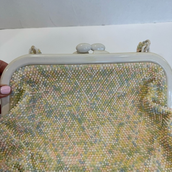 1960’s Vintage candy button purse made of pastel beads and beaded handle Mod - Picture 11 of 14